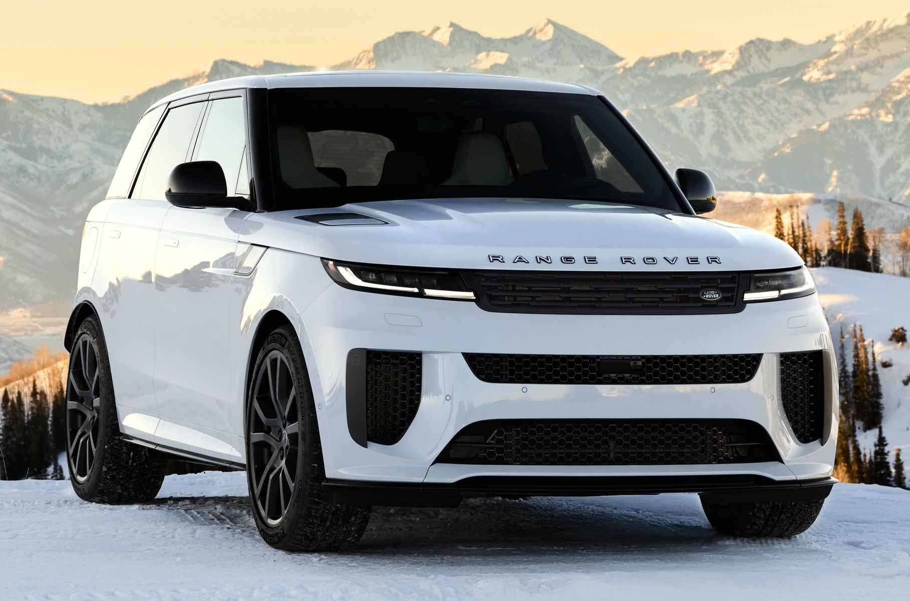 Внедорожник Range Rover Sport получил «зимнюю» версию